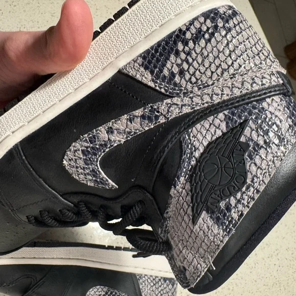 Air Jordan 1 Retro High Premium Black Snake W 8.5 NWOB - Picture 7 of 10